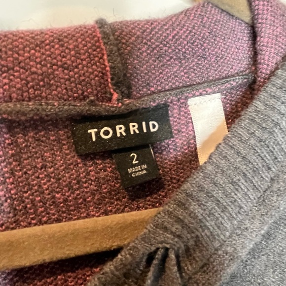 Torrid | Breast Cancer Awareness Raglan Hoodie Sweater Plus 2 - Picture 5 of 5